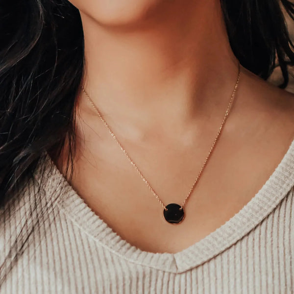 Circle Pendant Necklace; Gold